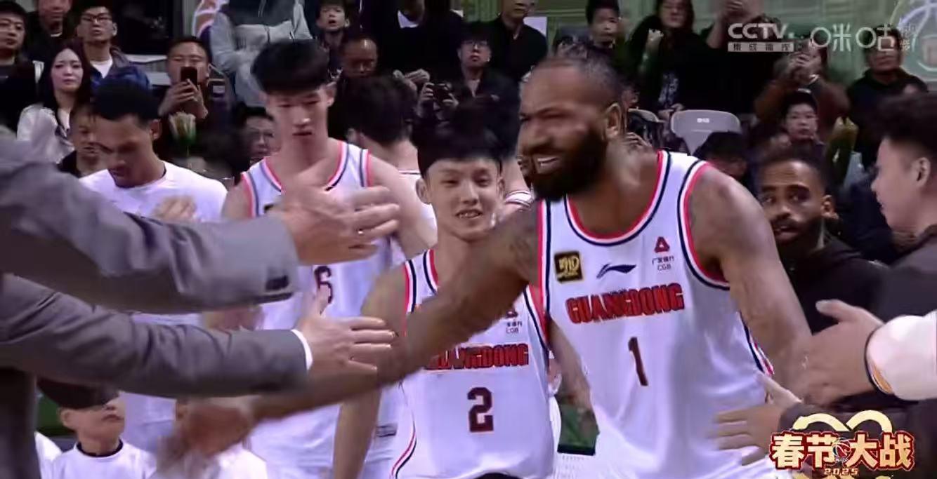 球队在激战中赢得胜利,小组赛圆满结束 球队在激战中赢得胜利,小组赛圆满结束