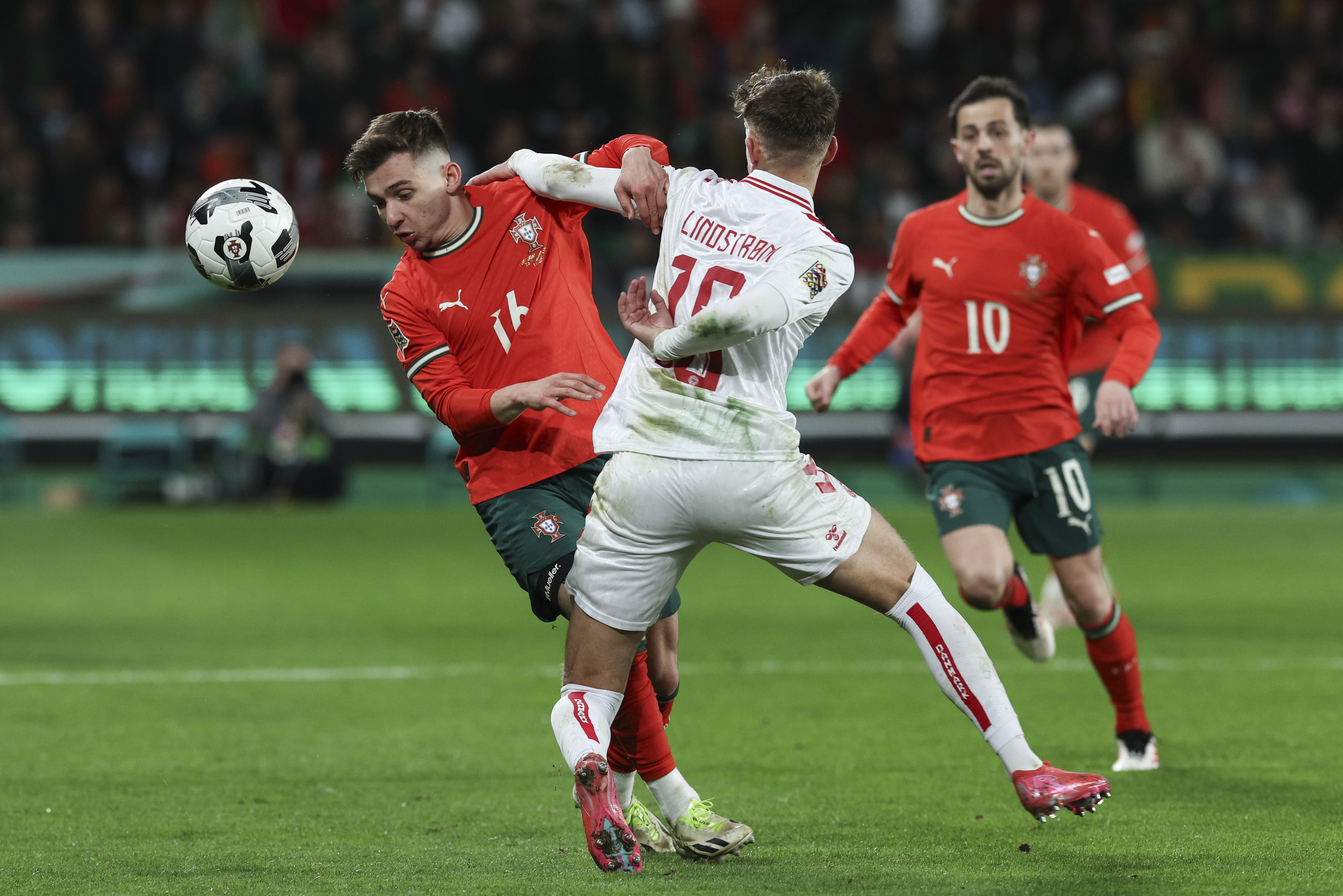 欧预赛:法国客场力克葡萄牙,取得关键胜利 欧预赛:法国客场力克葡萄牙,取得关键胜利