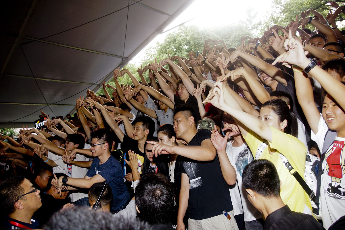 包含马里球员策应助攻,助球队轻松取胜的词条 包含马里球员策应助攻,助球队轻松取胜的词条