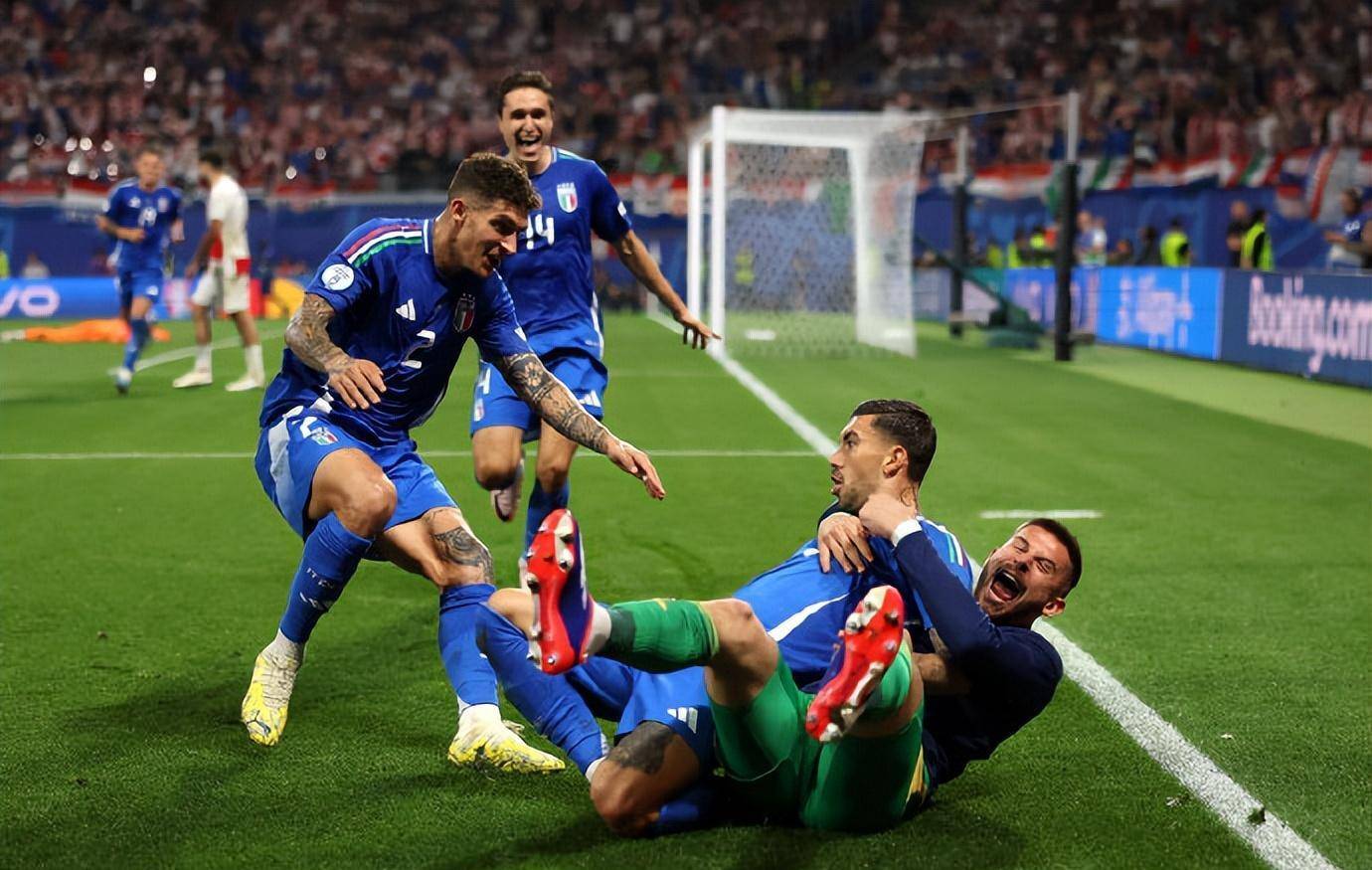 包含欧锦赛预选赛激烈决战精英尽出的词条