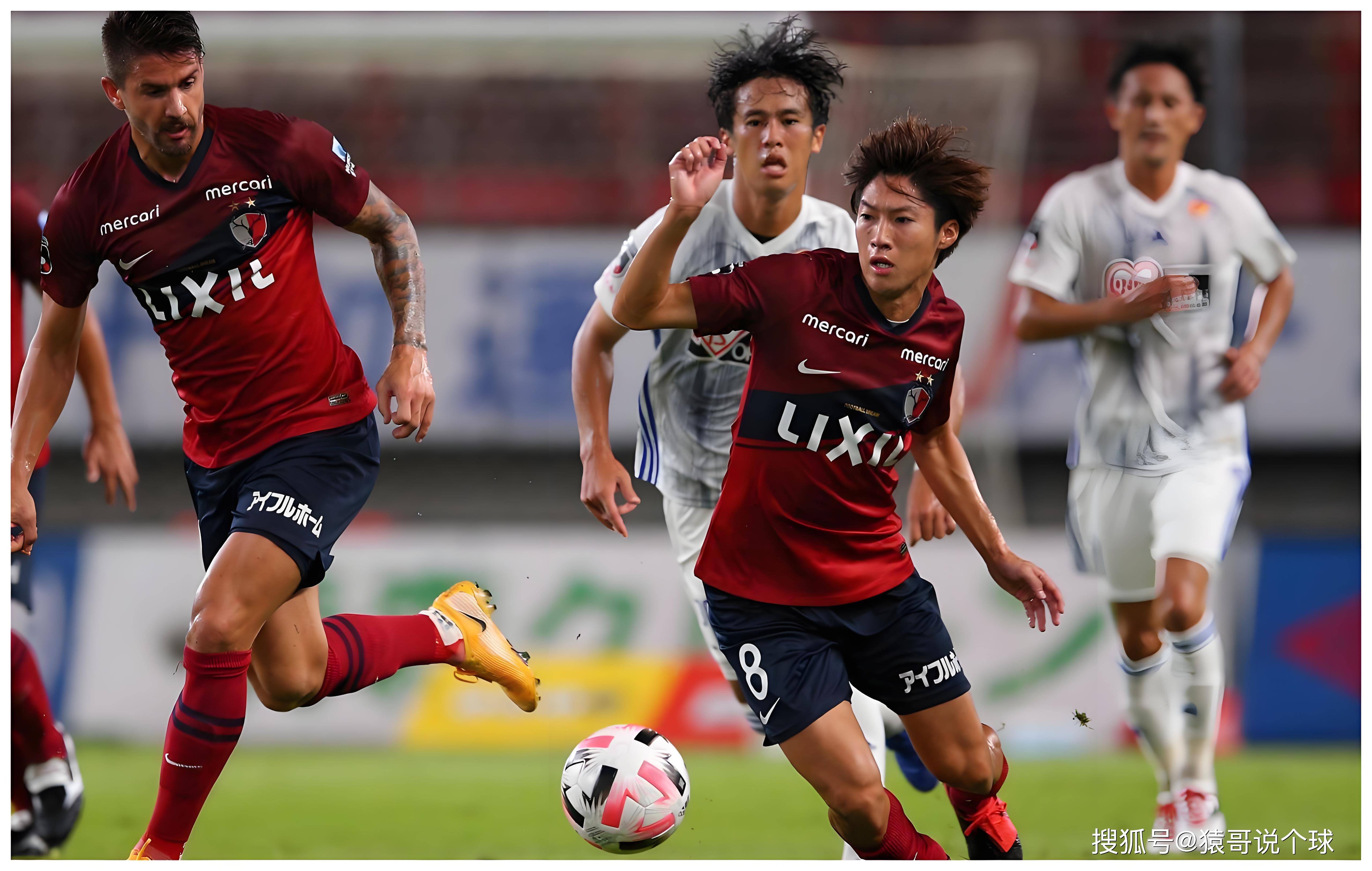 包含东京FC球员庆祝进球胜利，庆祝球队磨合的词条