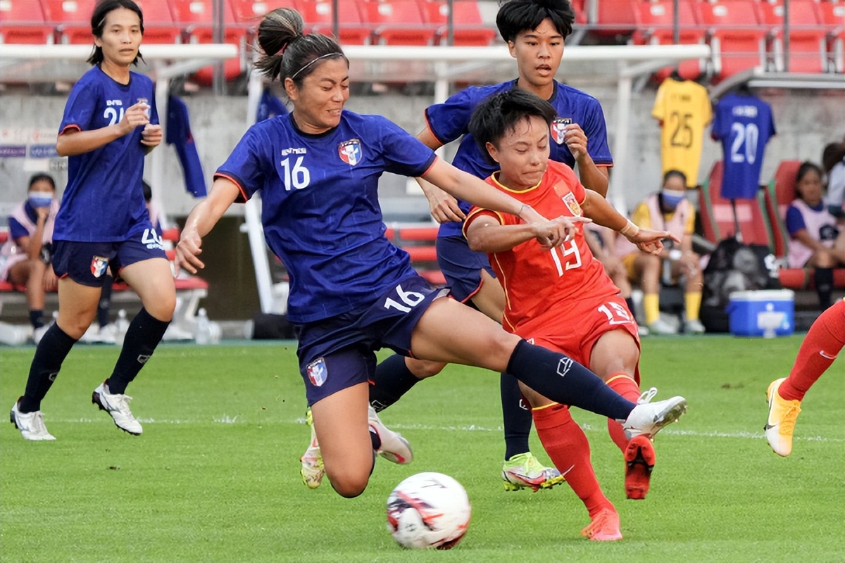 足球明星梅西将为女足比赛现场助威