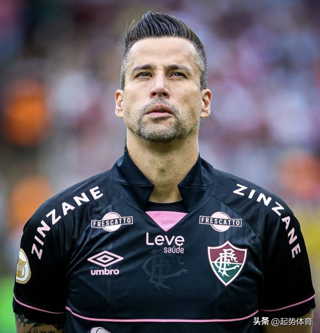 克鲁塞罗球员失误频频，导致失利