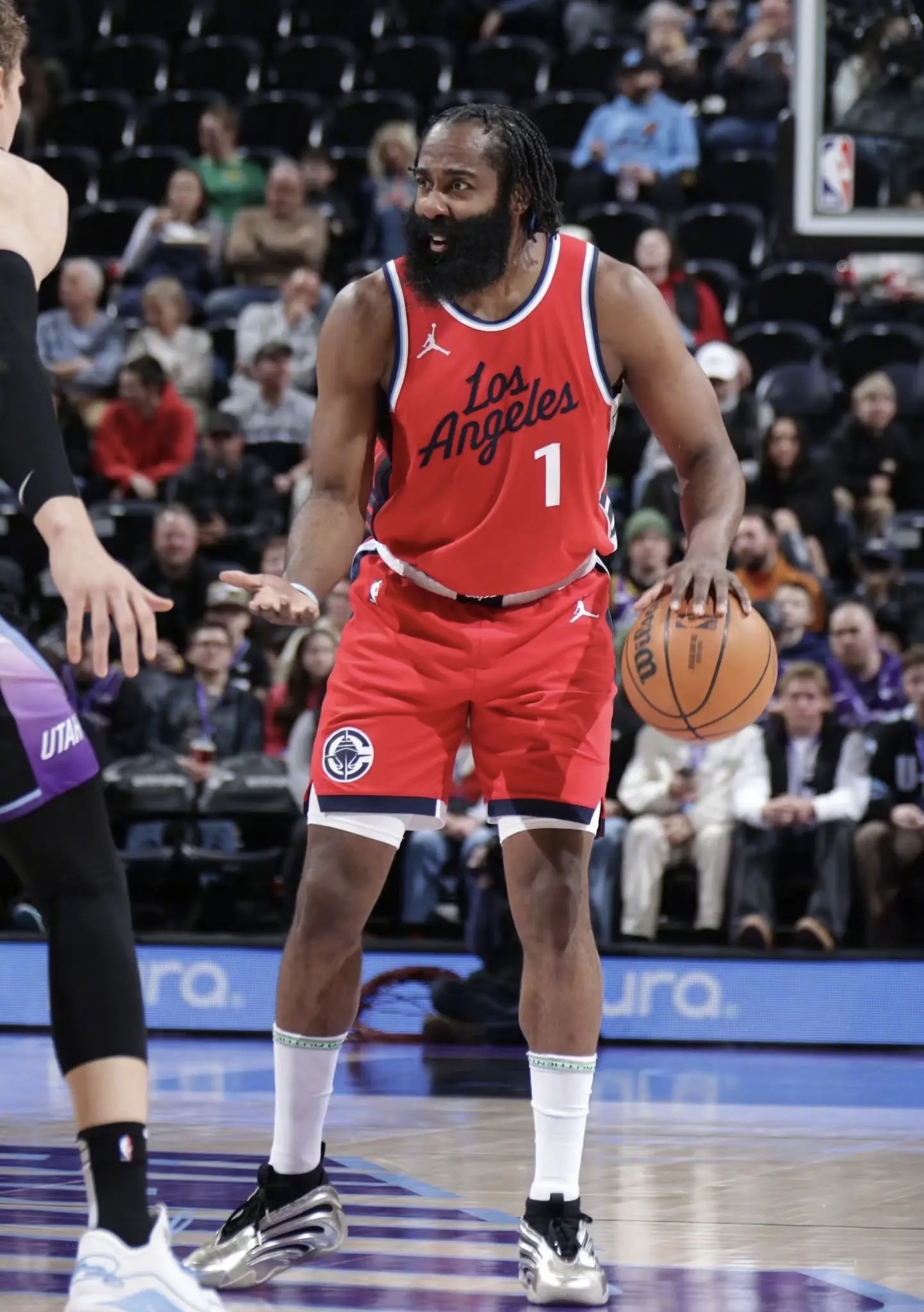 快船主场击败爵士，哈雷尔火力全开