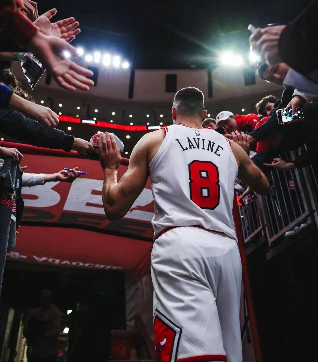 马刺强势尼日利亚男篮，拉文高光表现的简单介绍