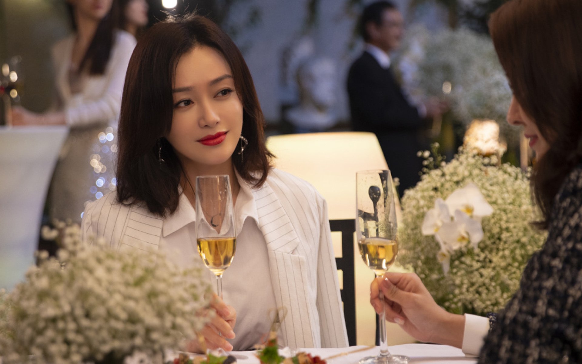 德甲争冠焦点战,猛龙全面压制雄鹿的战术启示