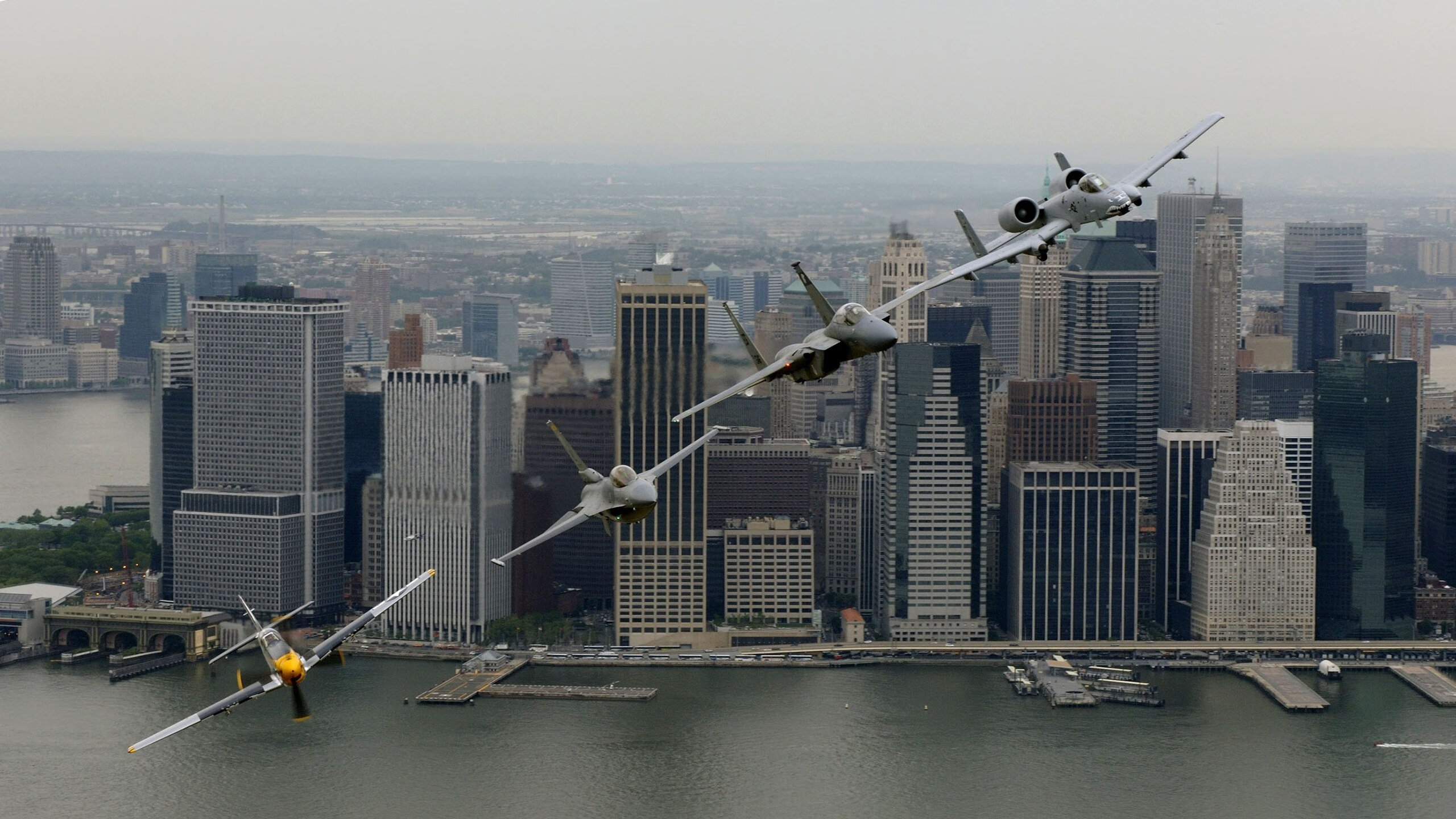 英格拉姆火力全开点燃赛场，吉林队鏖战太阳演绎篮球盛宴