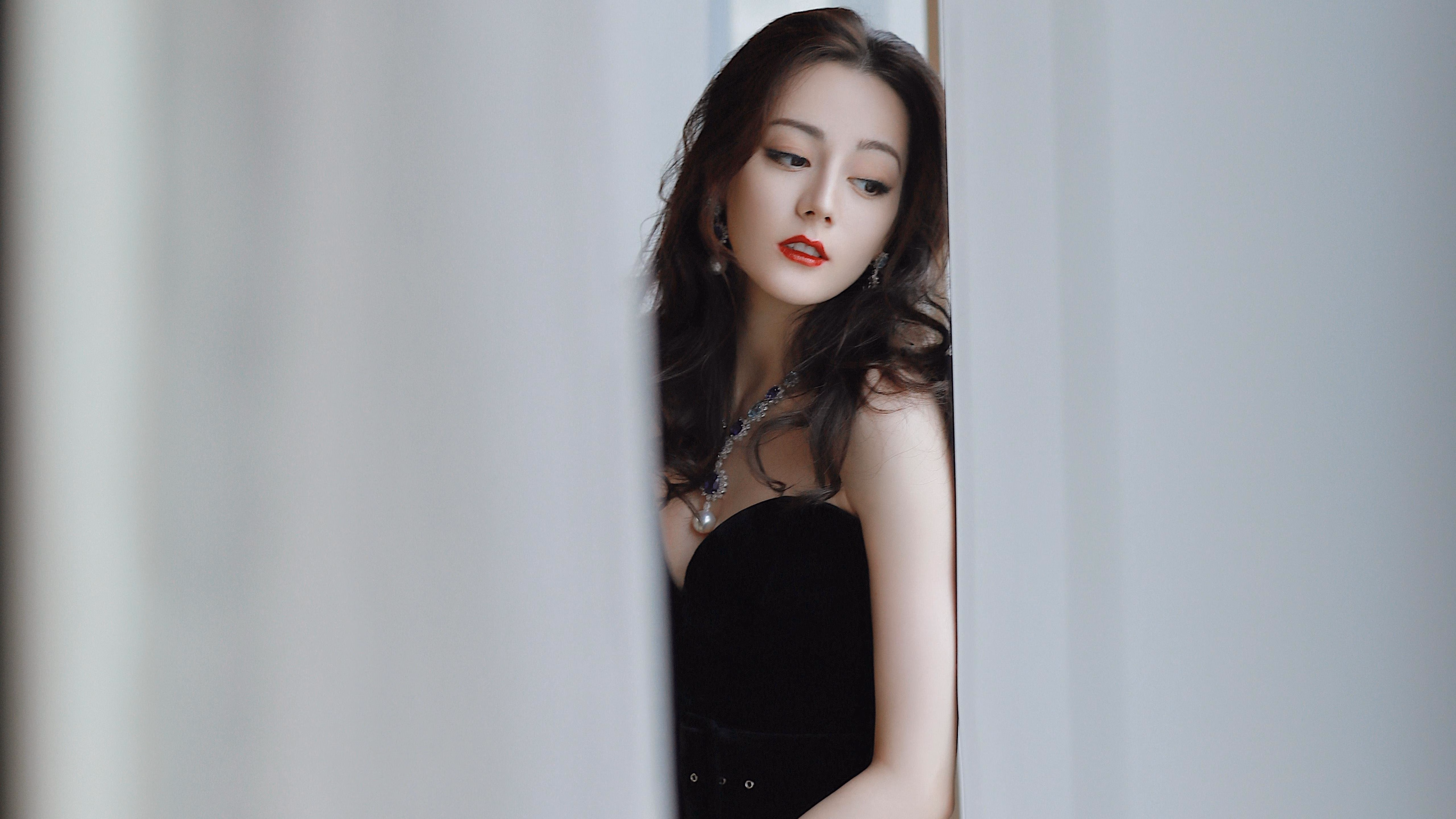 碾压式胜利!阿尔瓦雷斯一传一射导演欧冠大戏,莱比锡红牛轻取葡萄牙劲旅