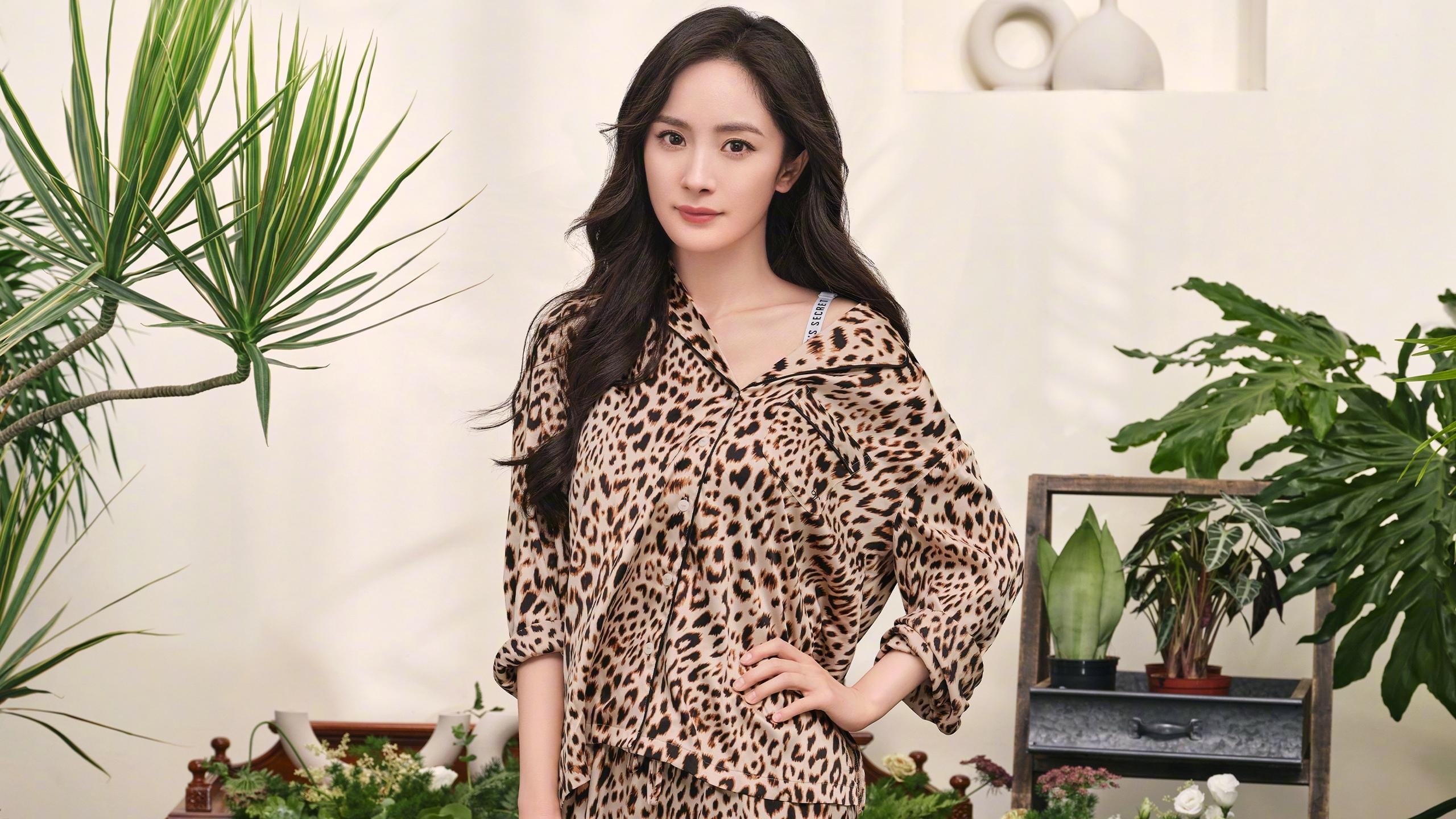 米切尔狂飙50分创纪录,灰熊末节逆转上海队夺国际邀请赛冠军