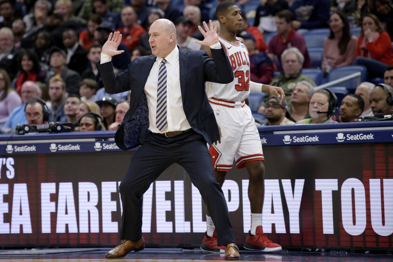 湖人正面击溃新疆队，拉文成为关键先生